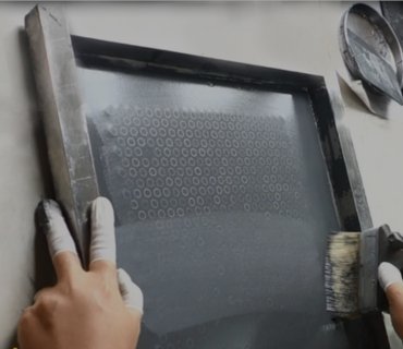manual screen printing metallization