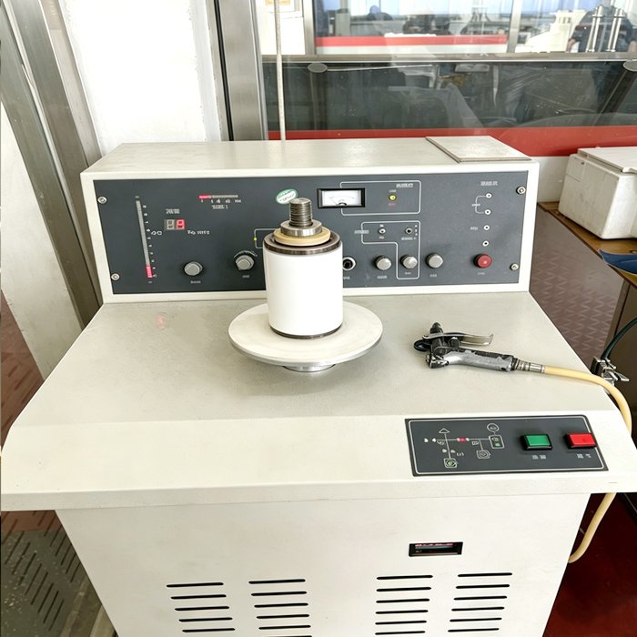 Helium Leak Tester
