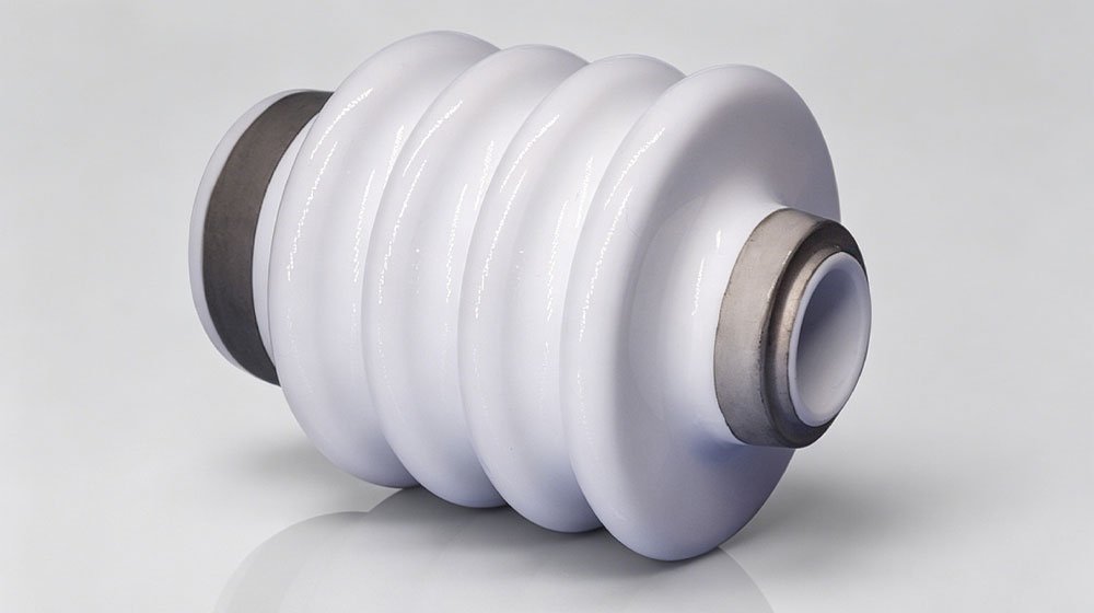 Alumina (Al₂O₃) ceramic insulator for X-ray tube applications with Mo-Mn metallization hermetic sealing structure